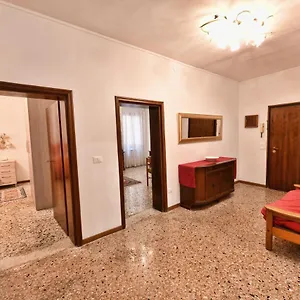 https://alla-corte-veneziana.hotelinveneto.com