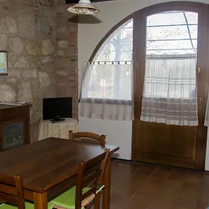 https://la-canonica.it-tuscanyhotel.com